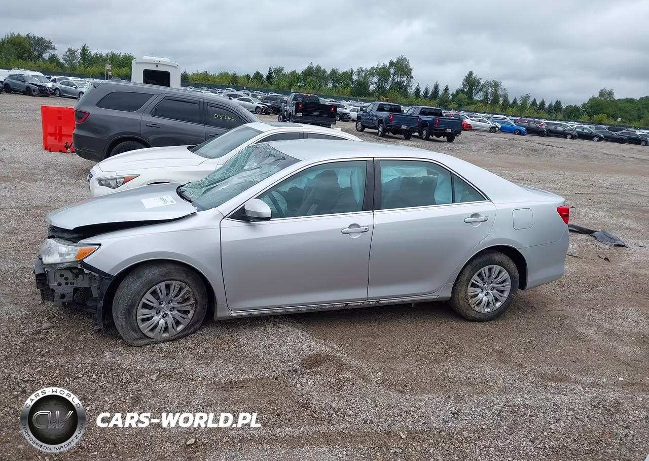 2013 Toyota Camry Le VIN:4T4BF1FK6DR283817 - 14