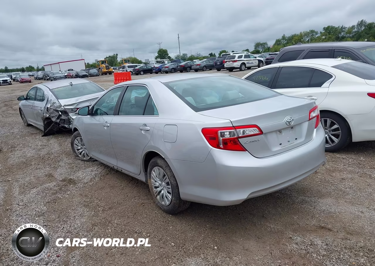 2013 Toyota Camry Le VIN:4T4BF1FK6DR283817 - 3
