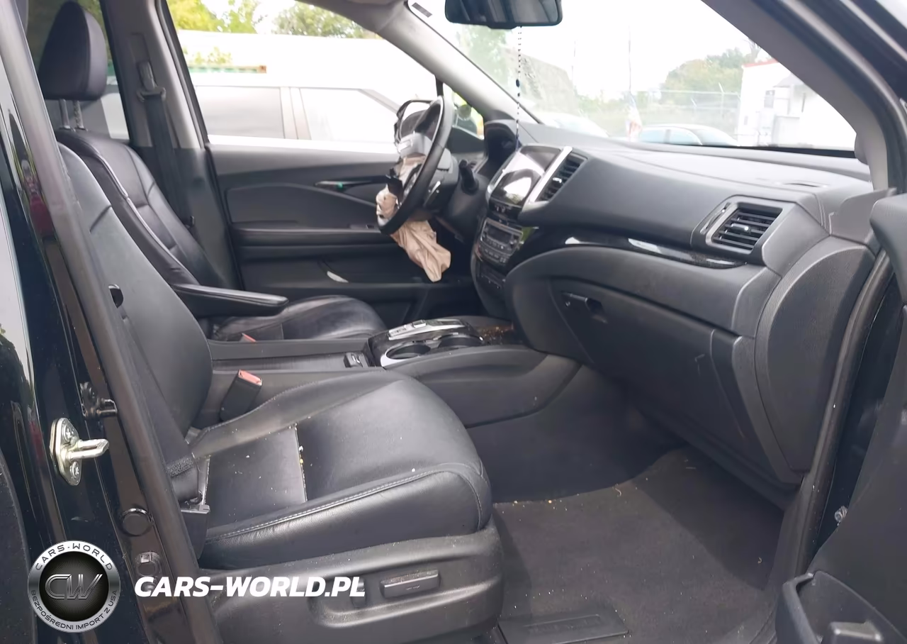 2016 Honda Pilot Touring VIN:5FNYF6H97GB100177 - 5
