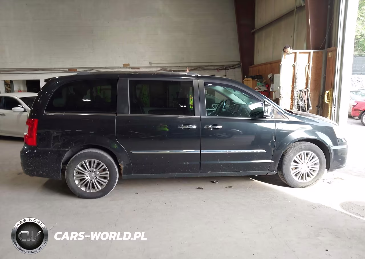 2014 Chrysler Town & Country Touring-L 30Th Anniversary VIN:2C4RC1CG4ER463866 - 13