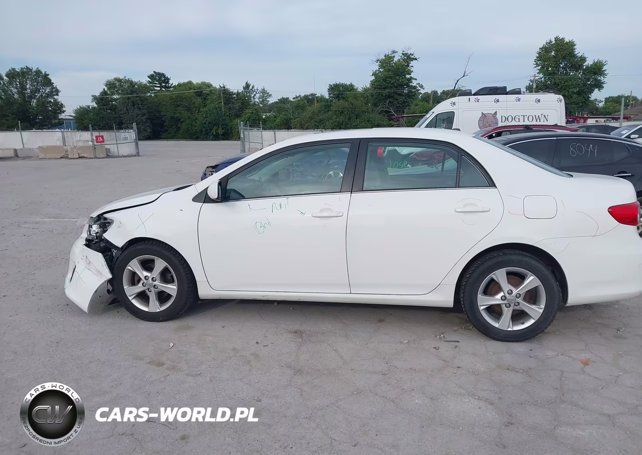 2013 Toyota Corolla Le VIN:5YFBU4EE2DP096055 - 13