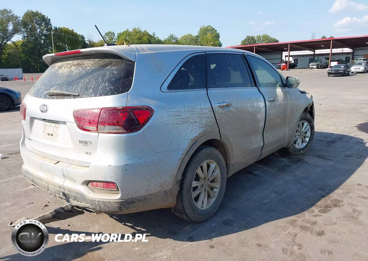 2019 Kia Sorento 3.3L Lx VIN:5XYPG4A54KG493271 - 4