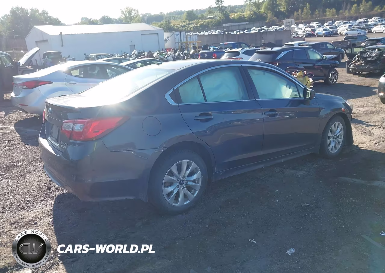 2015 Subaru Legacy 2.5I Premium VIN:4S3BNAC6XF3023714 - 4