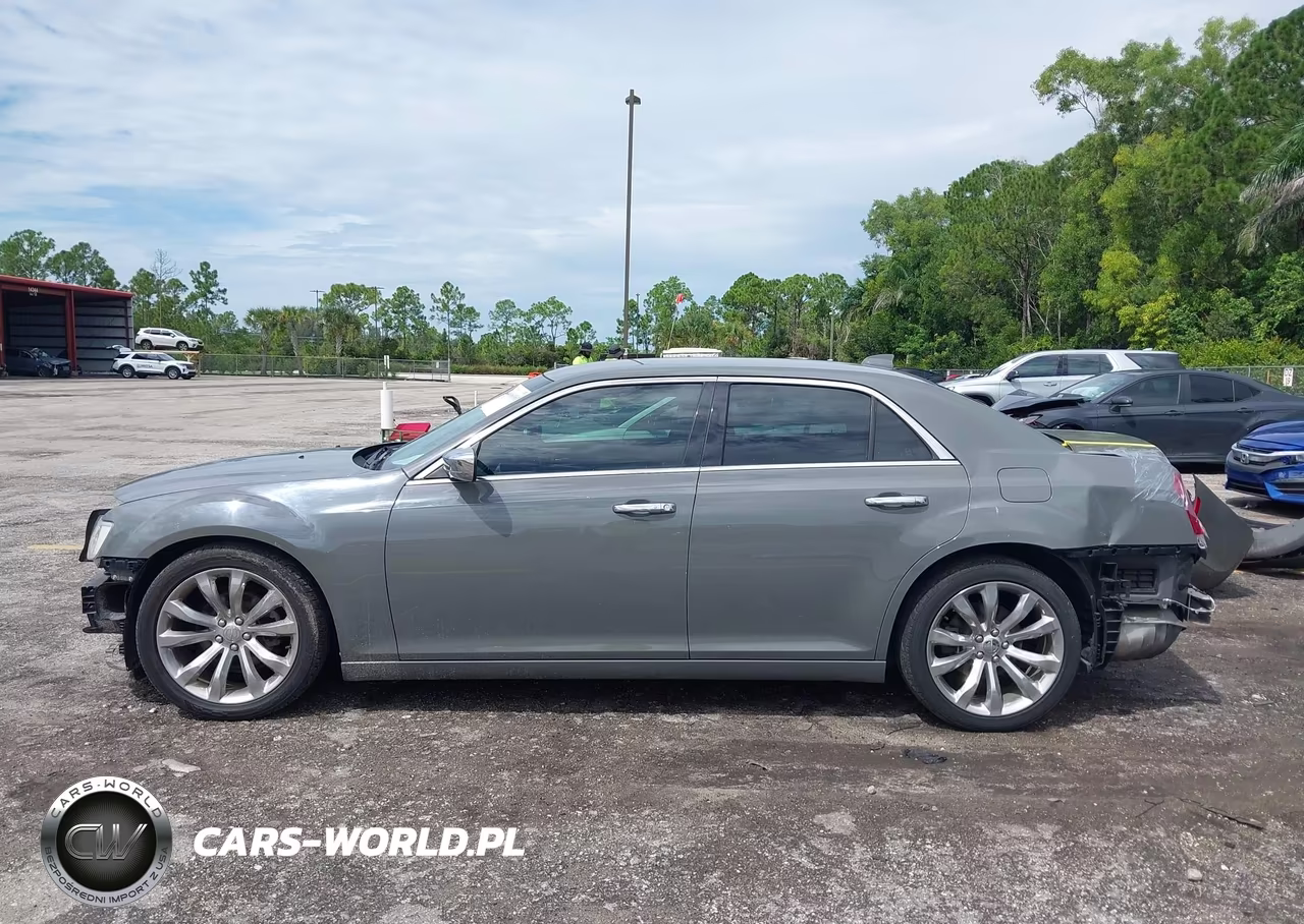 2019 Chrysler 300 Limited VIN:2C3CCAEG0KH606076 - 15
