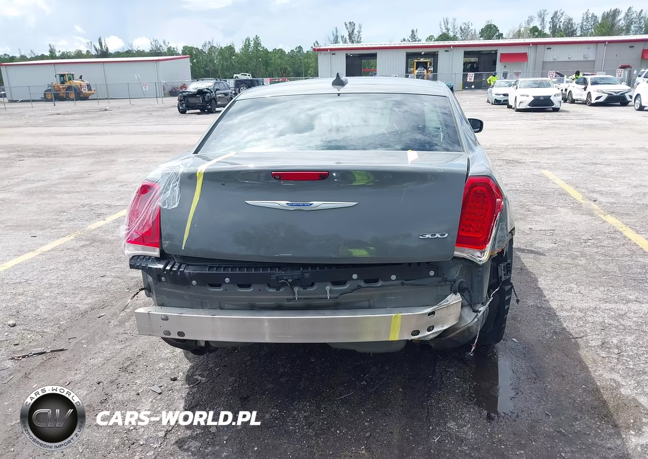 2019 Chrysler 300 Limited VIN:2C3CCAEG0KH606076 - 17