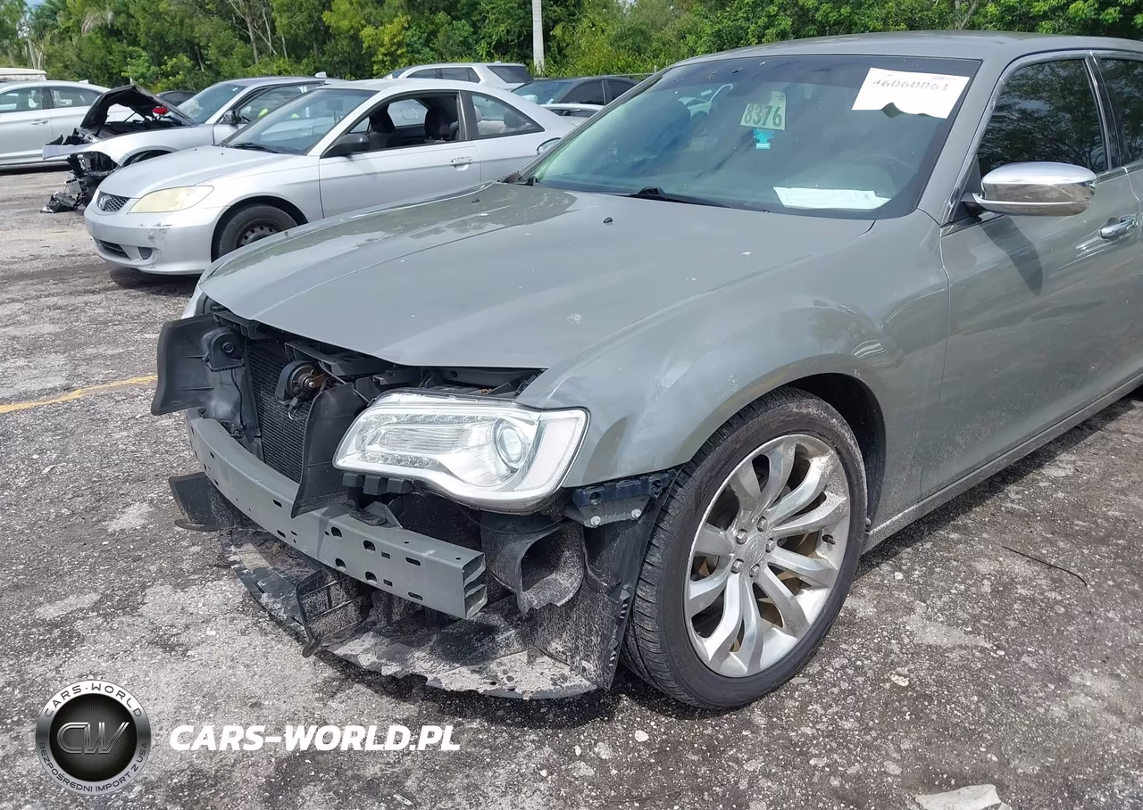 2019 Chrysler 300 Limited VIN:2C3CCAEG0KH606076 - 19