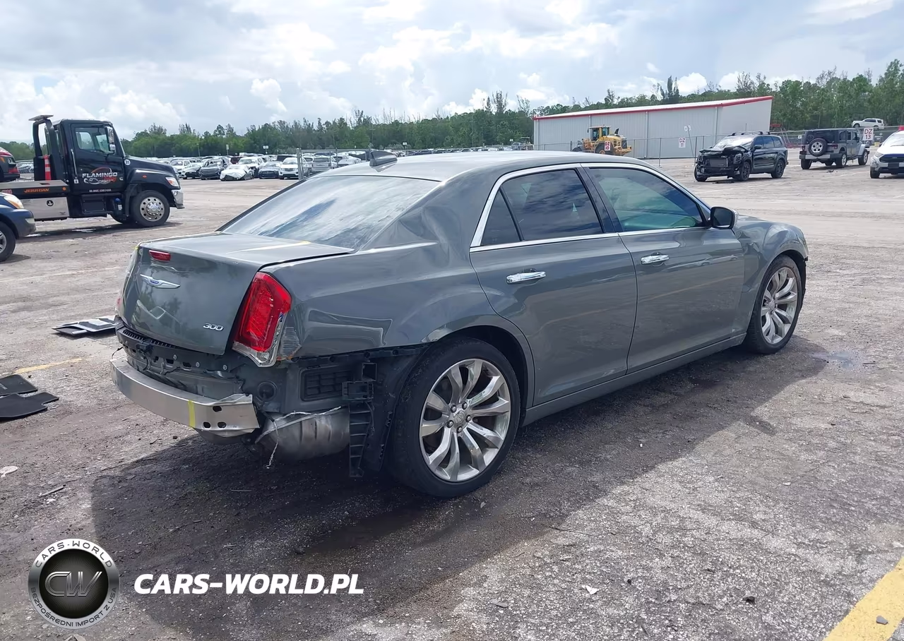 2019 Chrysler 300 Limited VIN:2C3CCAEG0KH606076 - 4