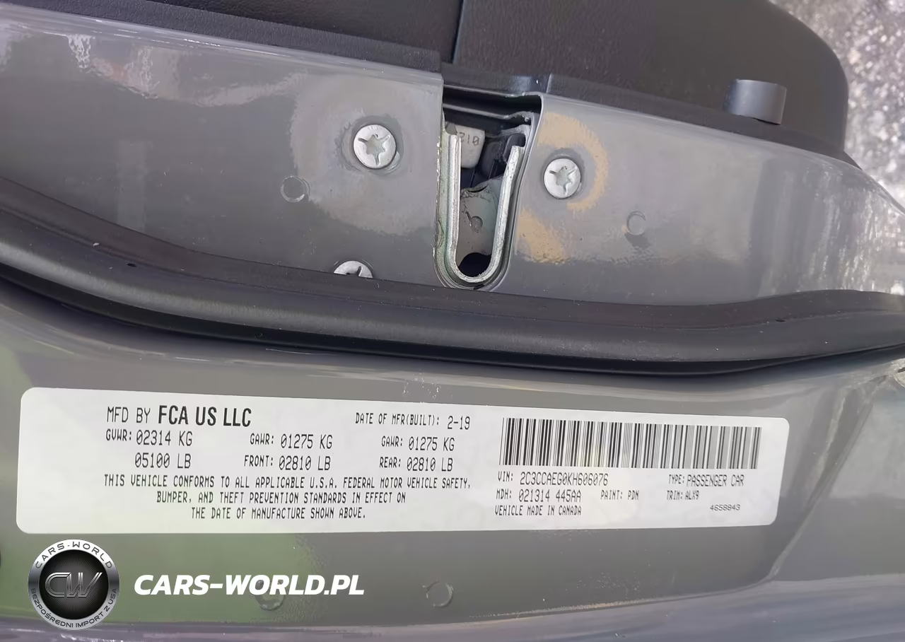 2019 Chrysler 300 Limited VIN:2C3CCAEG0KH606076 - 9