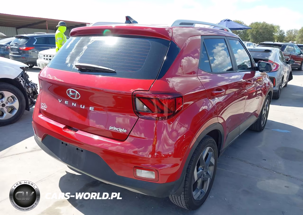 2022 Hyundai Venue Sel VIN:KMHRC8A32NU208009 - 4