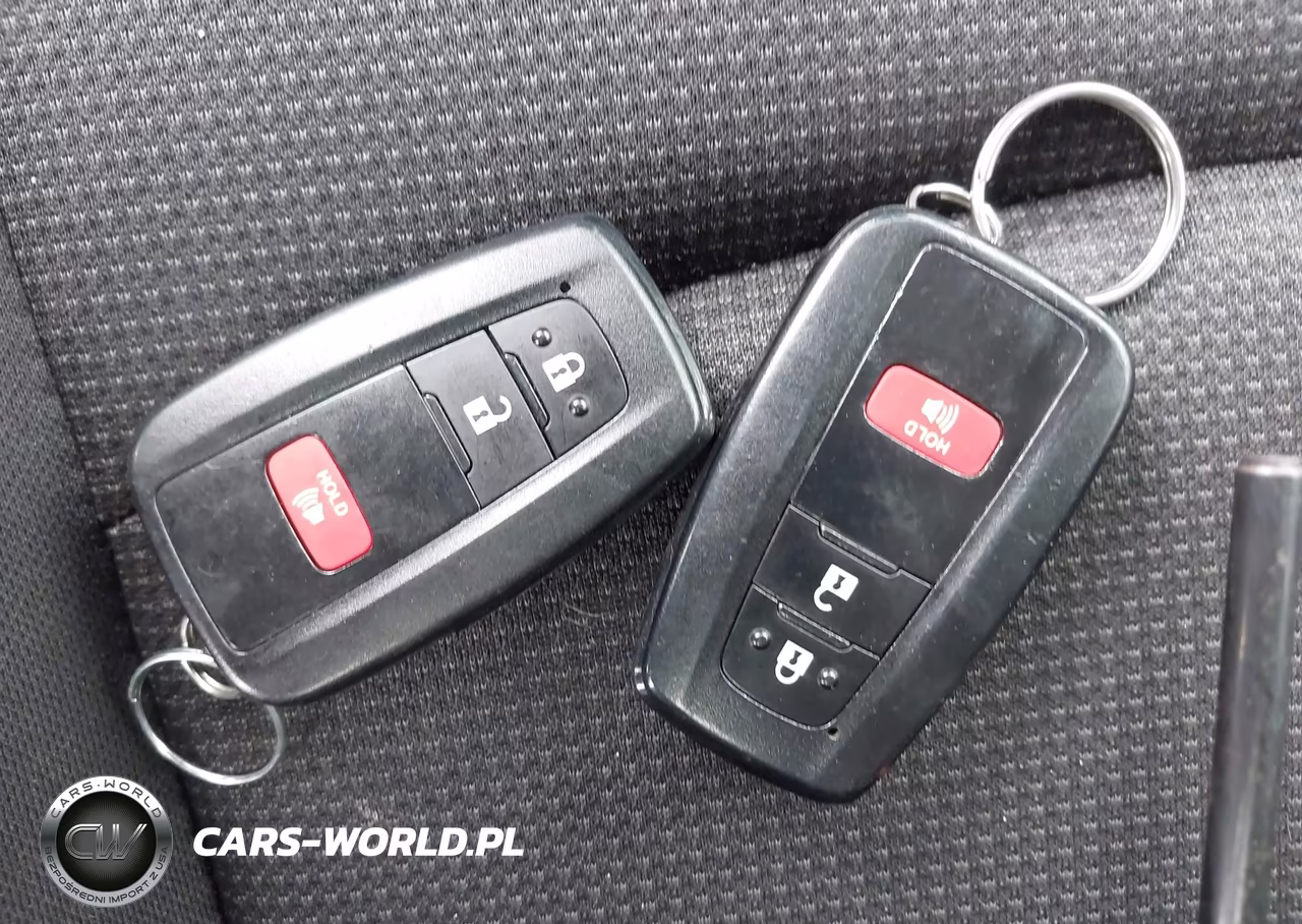 2021 Toyota Prius L Eco VIN:JTDKAMFU9M3138597 - 11