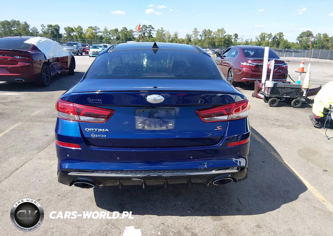 2019 Kia Optima S VIN:5XXGT4L30KG375438 - 17