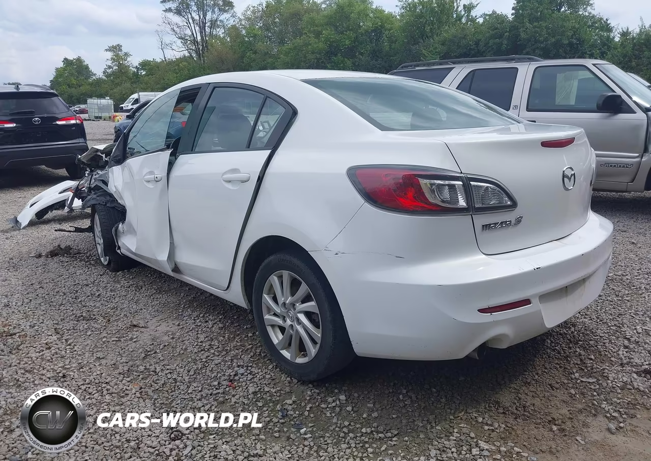 2012 Mazda Mazda3 I Touring VIN:JM1BL1VF8C1514857 - 3