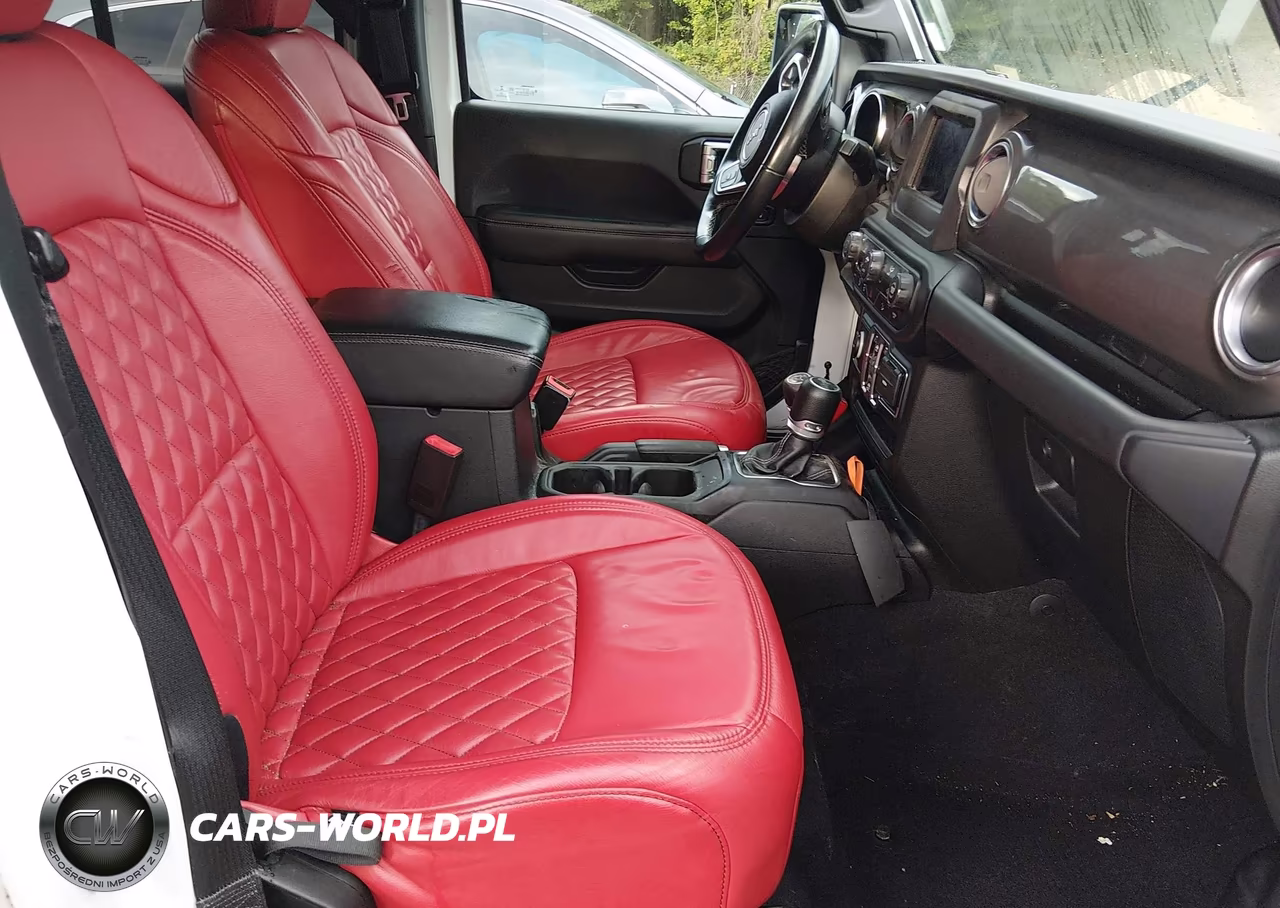 2019 Jeep Wrangler Unlimited Sahara 4X4 VIN:1C4HJXEG8KW528402 - 5