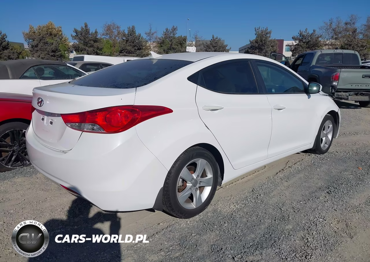 2013 Hyundai Elantra Gls VIN:5NPDH4AEXDH215082 - 4