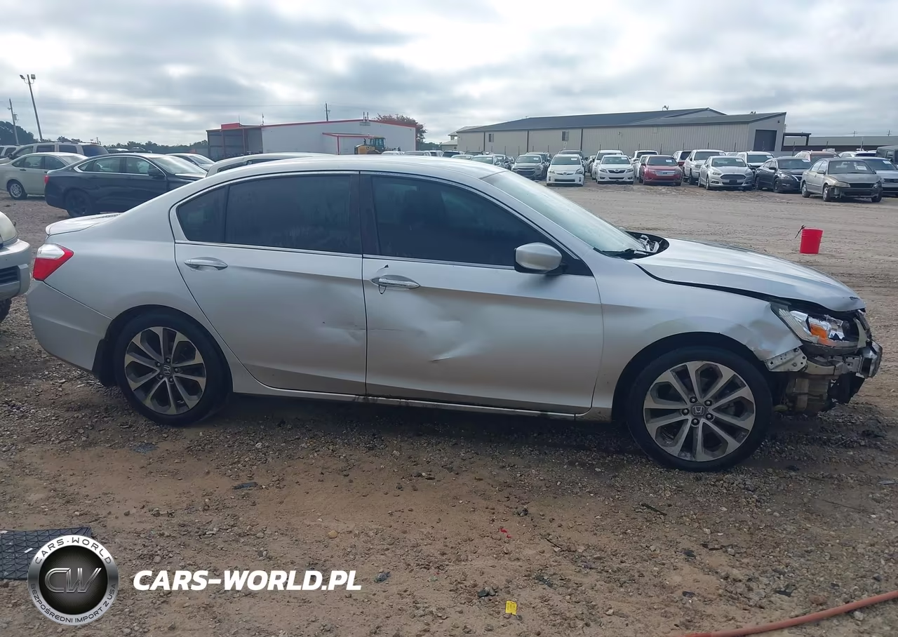 2015 Honda Accord Sport VIN:1HGCR2F52FA131615 - 14
