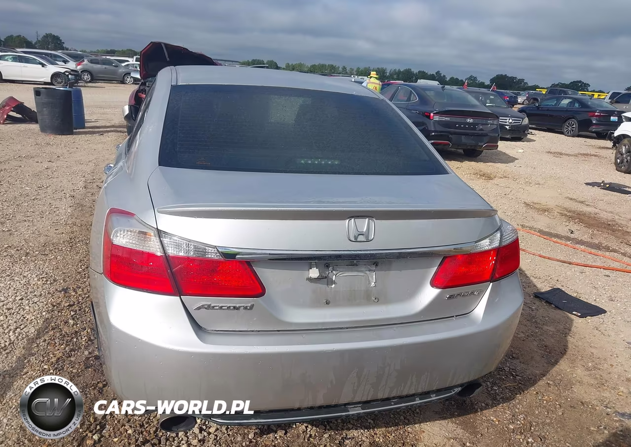 2015 Honda Accord Sport VIN:1HGCR2F52FA131615 - 17