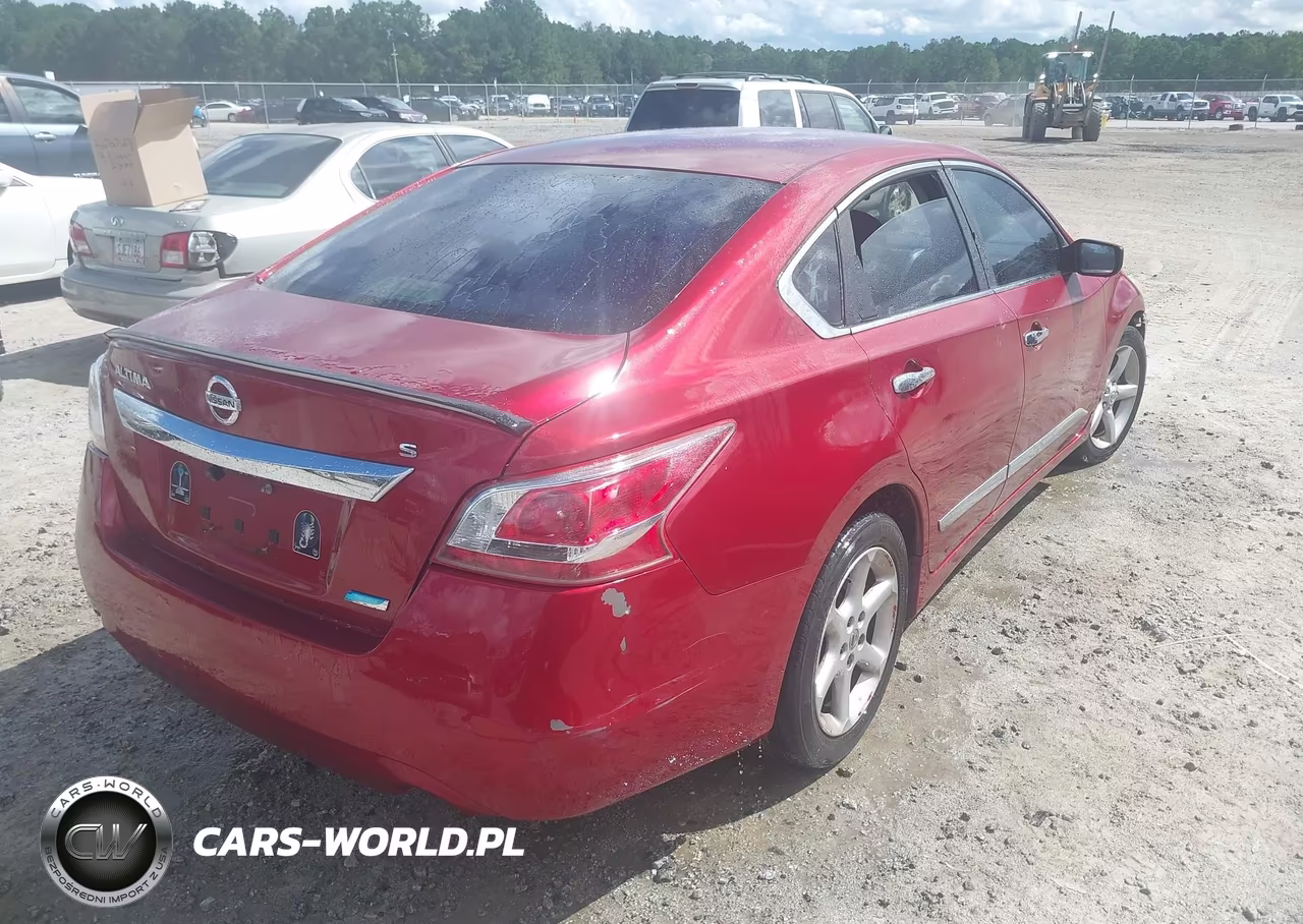 2014 Nissan Altima 2.5 S VIN:1N4AL3AP8EN341719 - 4