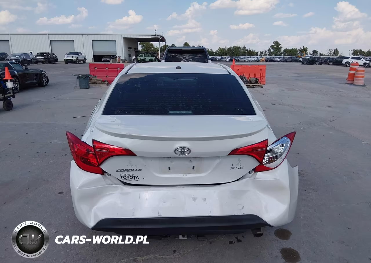 2019 Toyota Corolla Xse VIN:5YFBURHE5KP885872 - 17