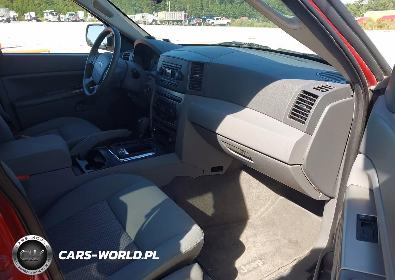 2005 Jeep Grand Cherokee Laredo VIN:1J4HR48N55C632234 - 5