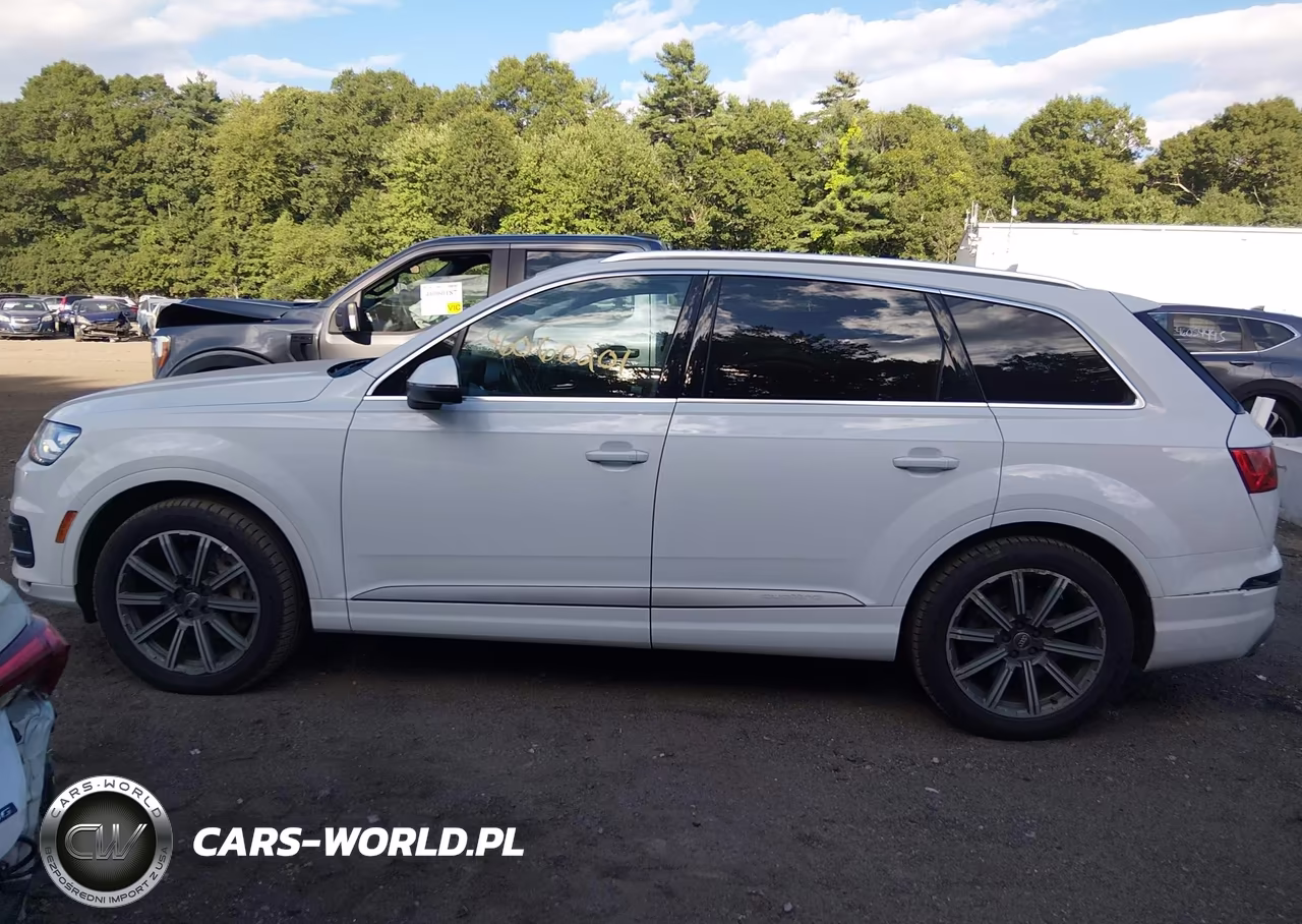 2017 Audi Q7 3.0T Premium VIN:WA1LAAF76HD000071 - 14