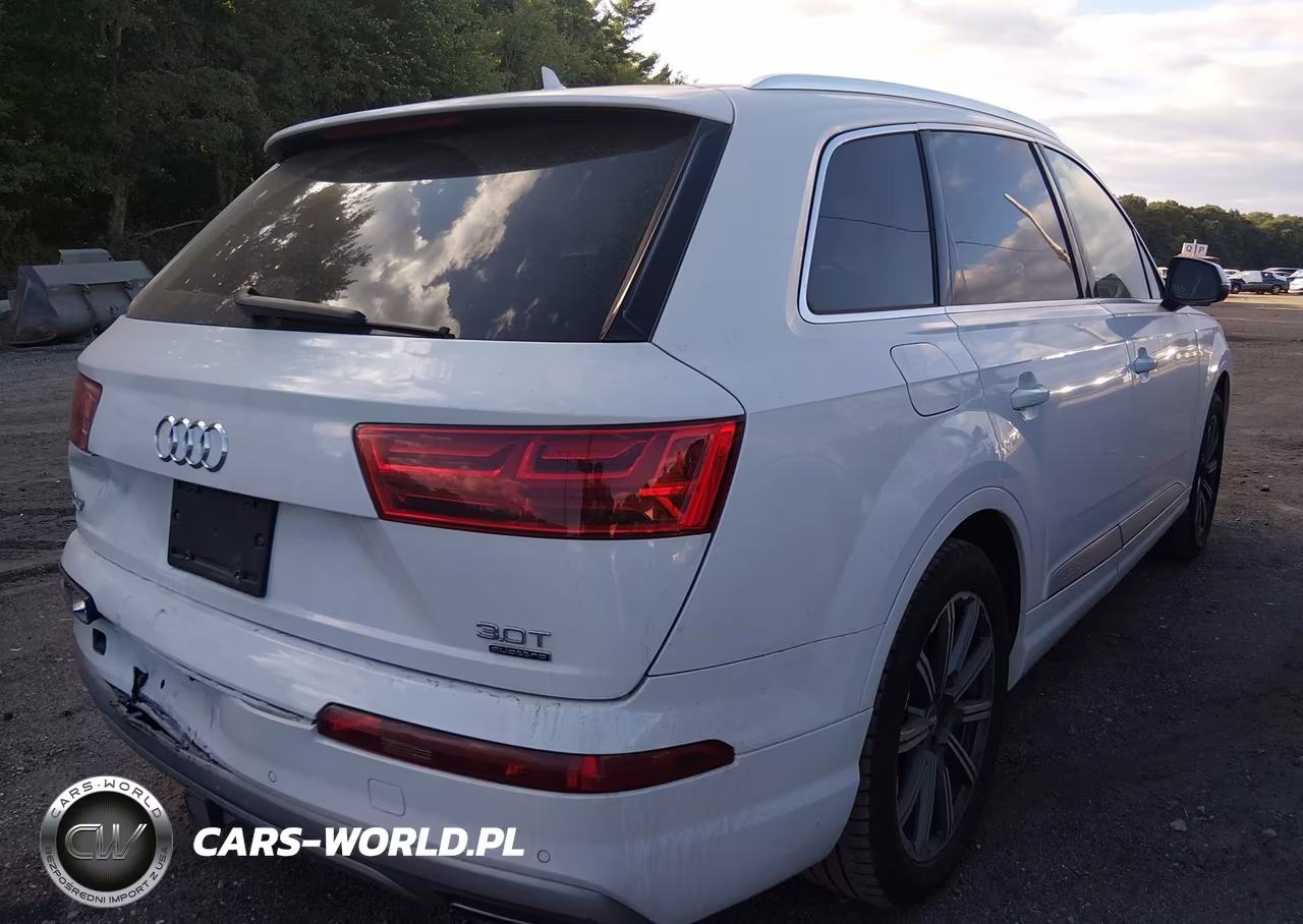 2017 Audi Q7 3.0T Premium VIN:WA1LAAF76HD000071 - 4