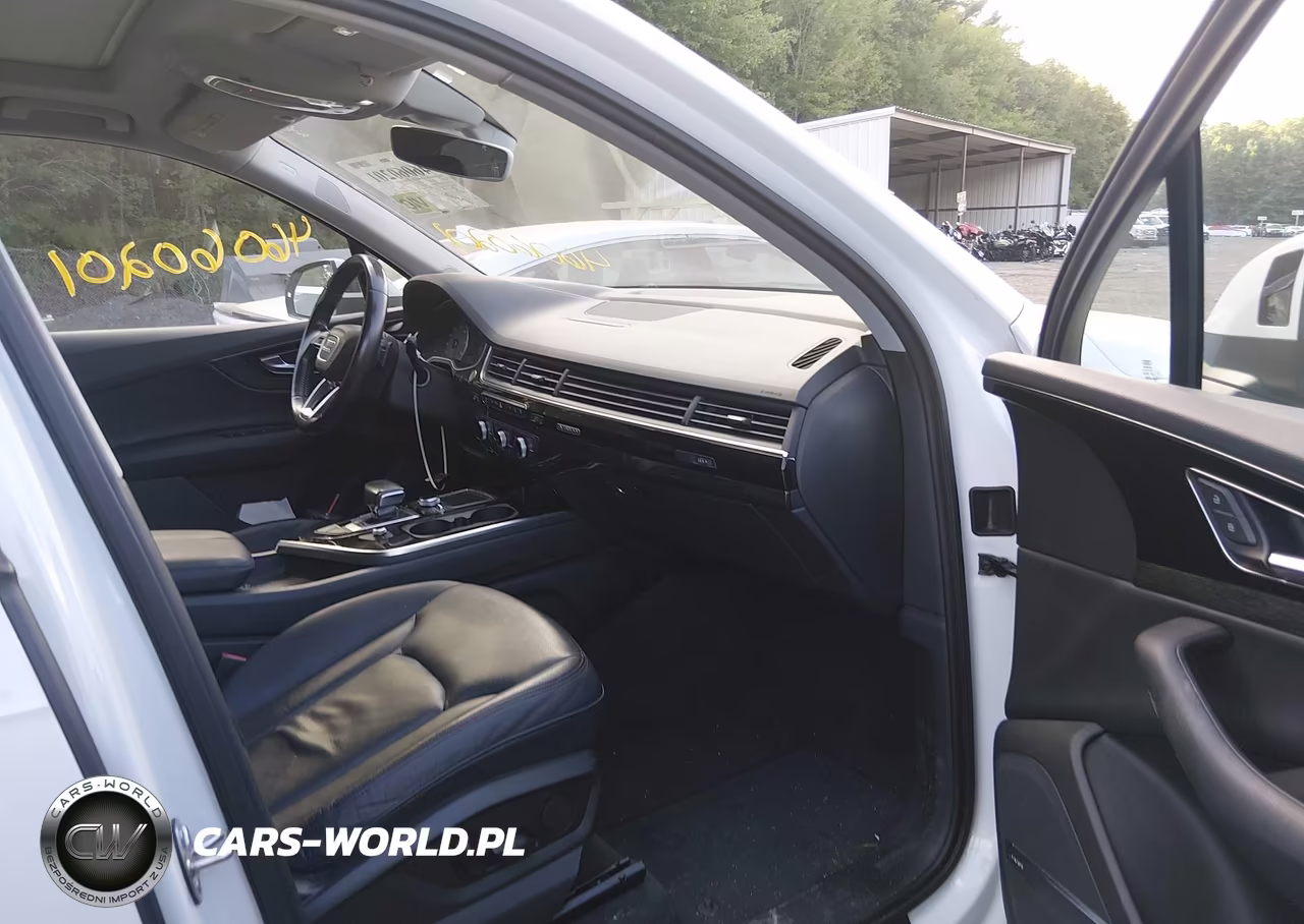 2017 Audi Q7 3.0T Premium VIN:WA1LAAF76HD000071 - 5
