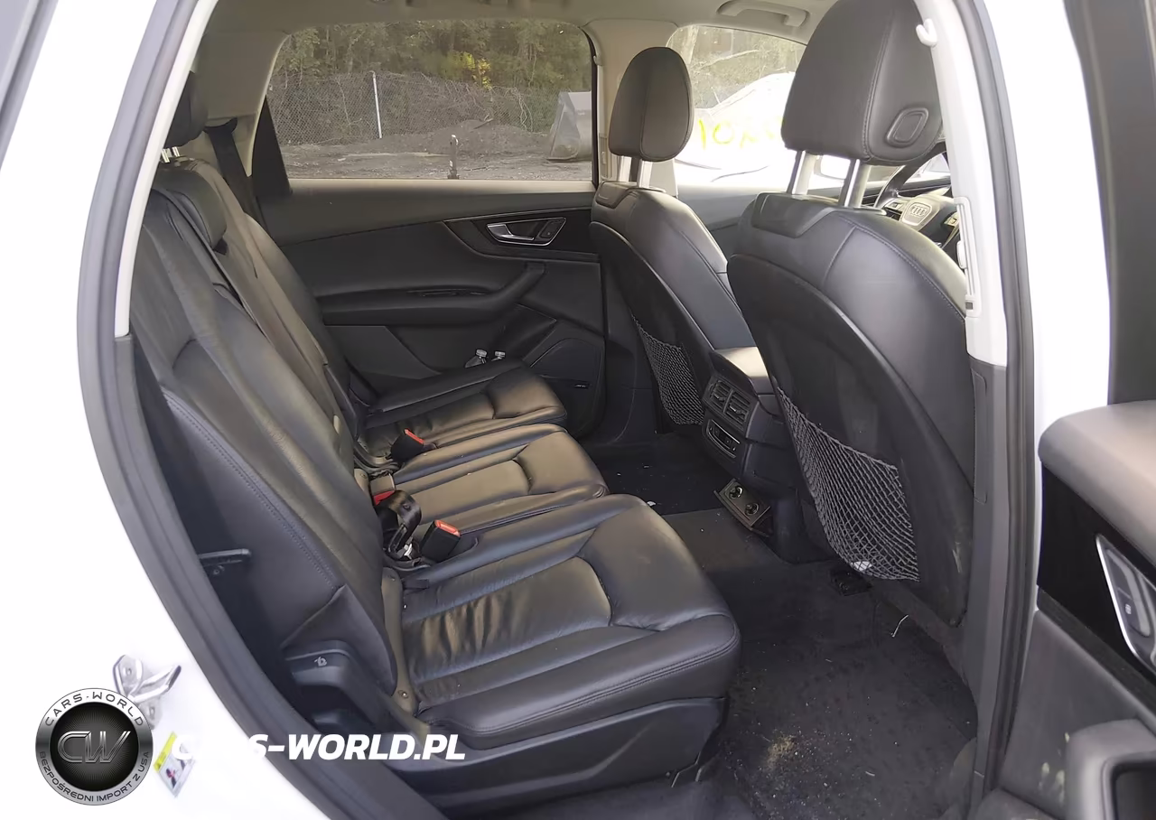 2017 Audi Q7 3.0T Premium VIN:WA1LAAF76HD000071 - 8
