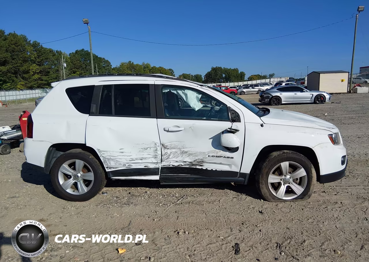 2016 Jeep Compass Latitude VIN:1C4NJDEB5GD773053 - 14
