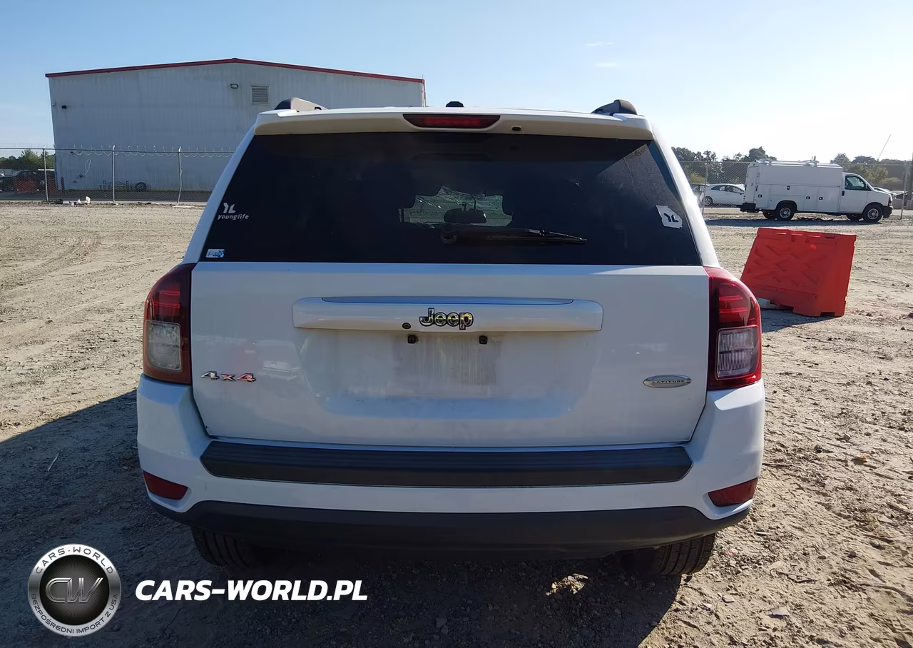 2016 Jeep Compass Latitude VIN:1C4NJDEB5GD773053 - 17