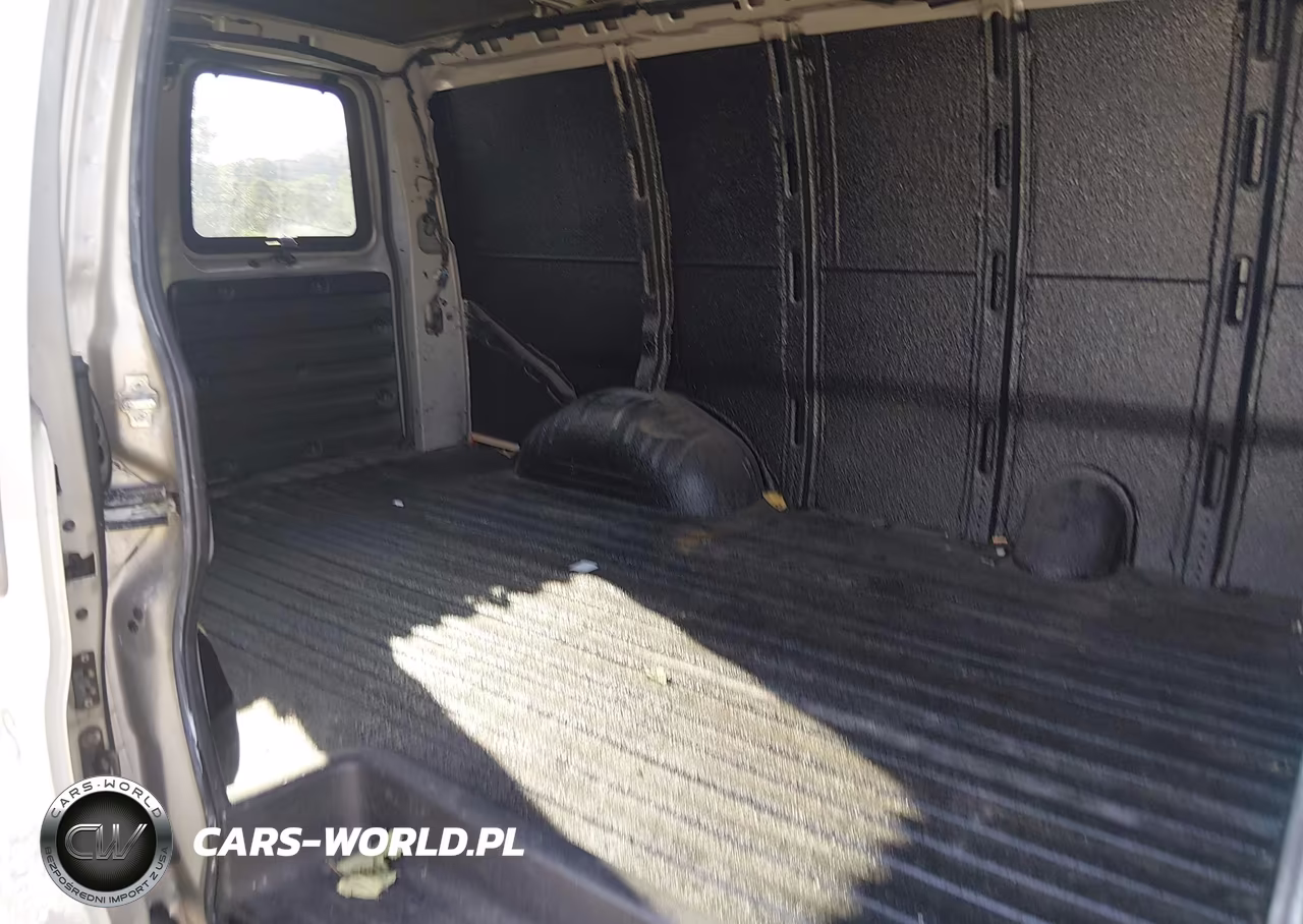 2008 Chevrolet Express Work Van VIN:1GCGG25KX81196423 - 8