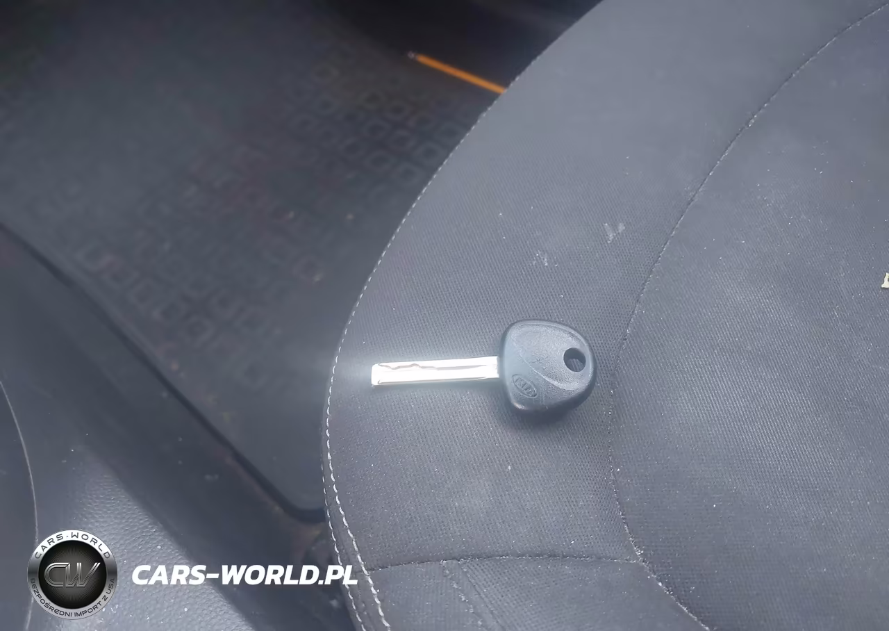2015 Kia Soul VIN:KNDJN2A25F7227914 - 11