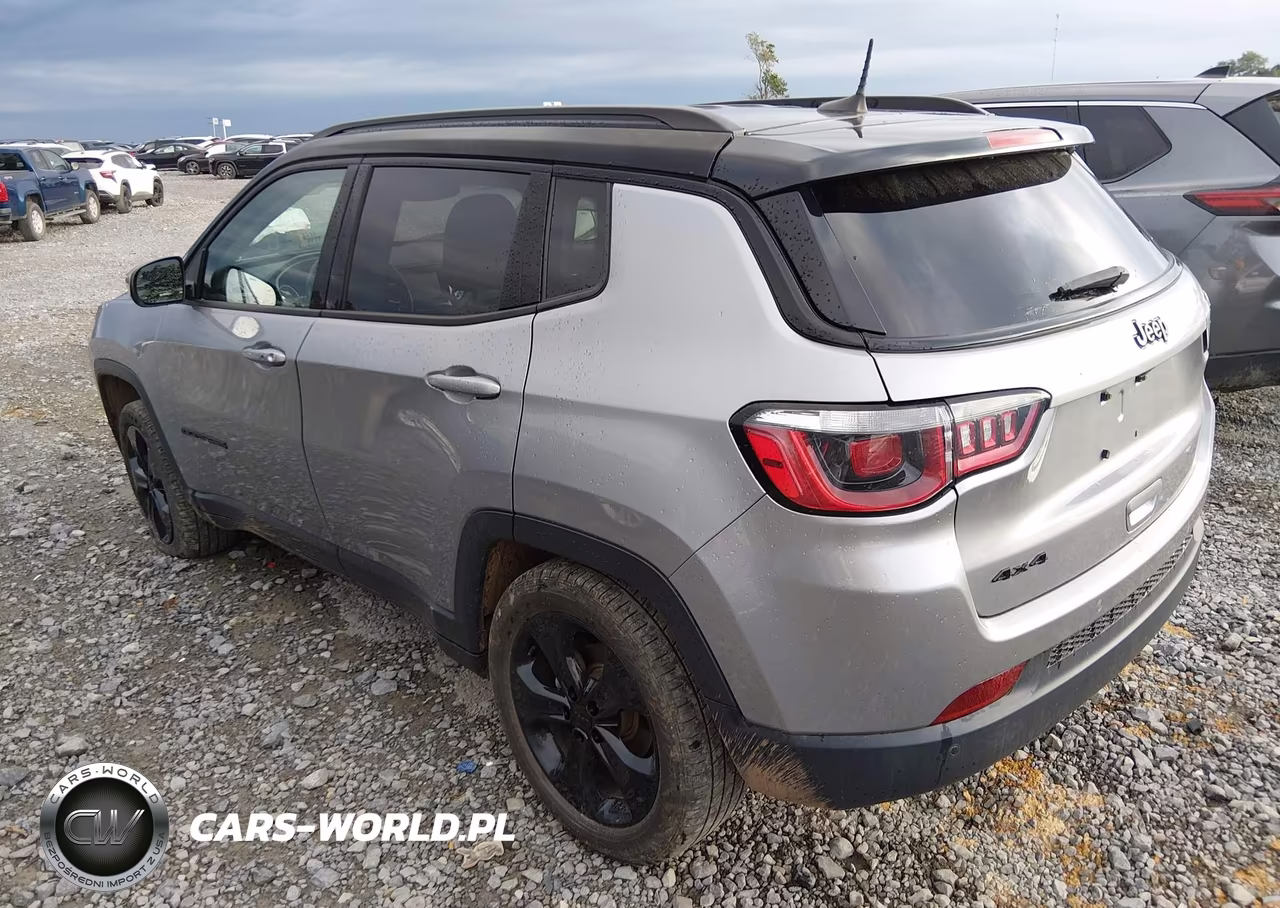 2018 Jeep Compass Altitude 4X4 VIN:3C4NJDBB4JT316305 - 3