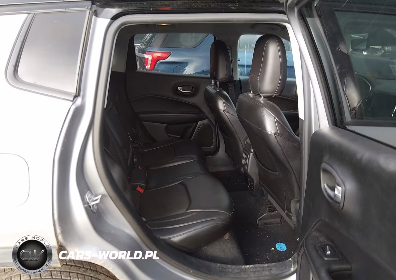 2018 Jeep Compass Altitude 4X4 VIN:3C4NJDBB4JT316305 - 8