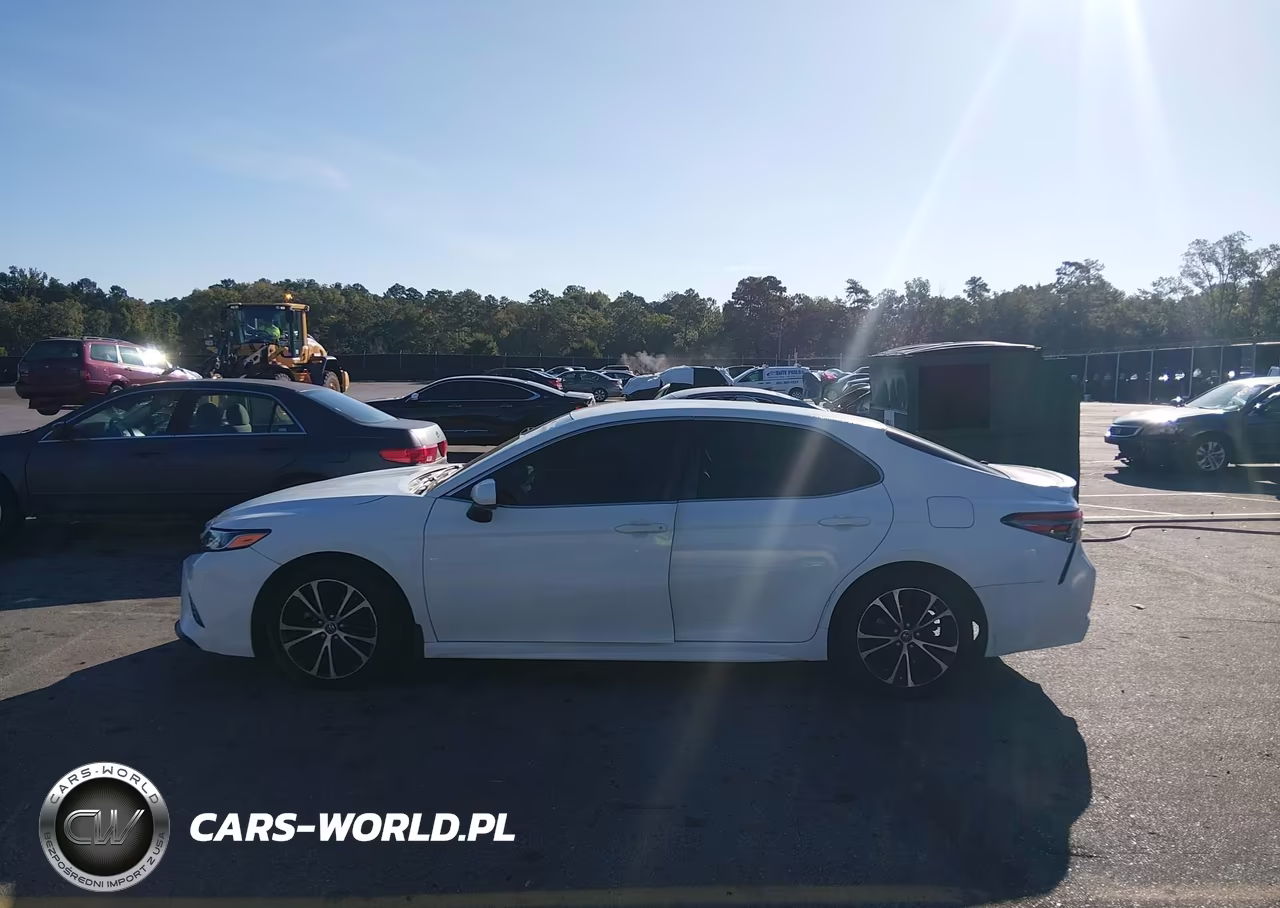 2018 Toyota Camry Se VIN:JTNB11HK0J3070109 - 14