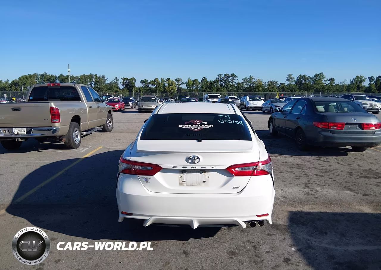 2018 Toyota Camry Se VIN:JTNB11HK0J3070109 - 16
