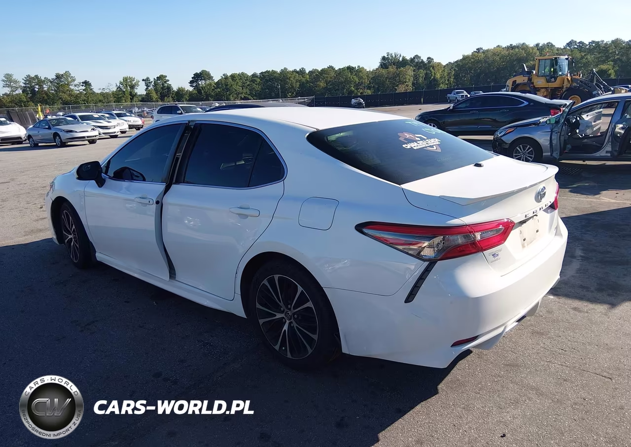 2018 Toyota Camry Se VIN:JTNB11HK0J3070109 - 3
