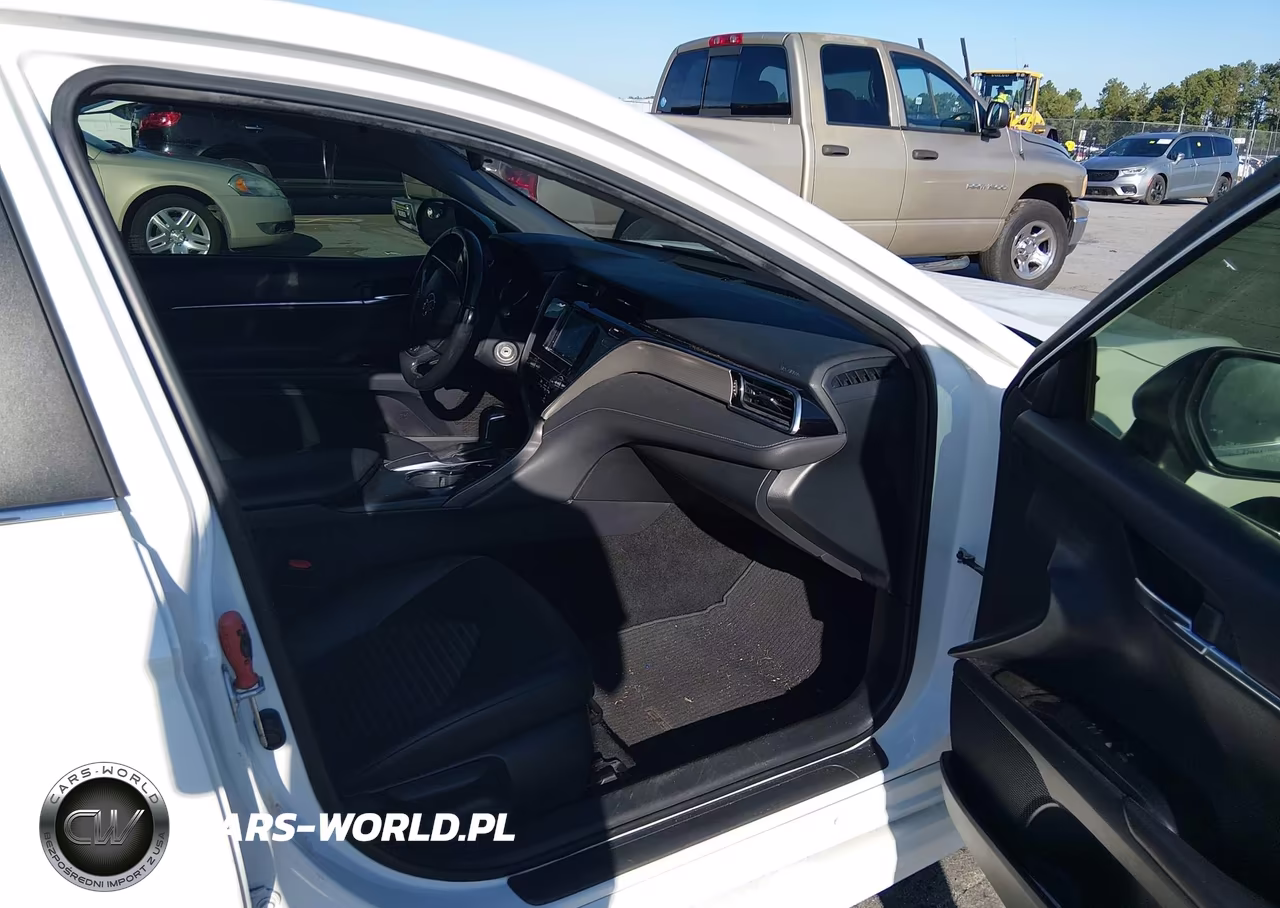 2018 Toyota Camry Se VIN:JTNB11HK0J3070109 - 5