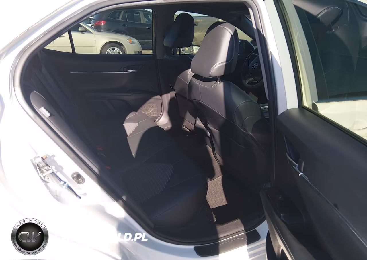 2018 Toyota Camry Se VIN:JTNB11HK0J3070109 - 8