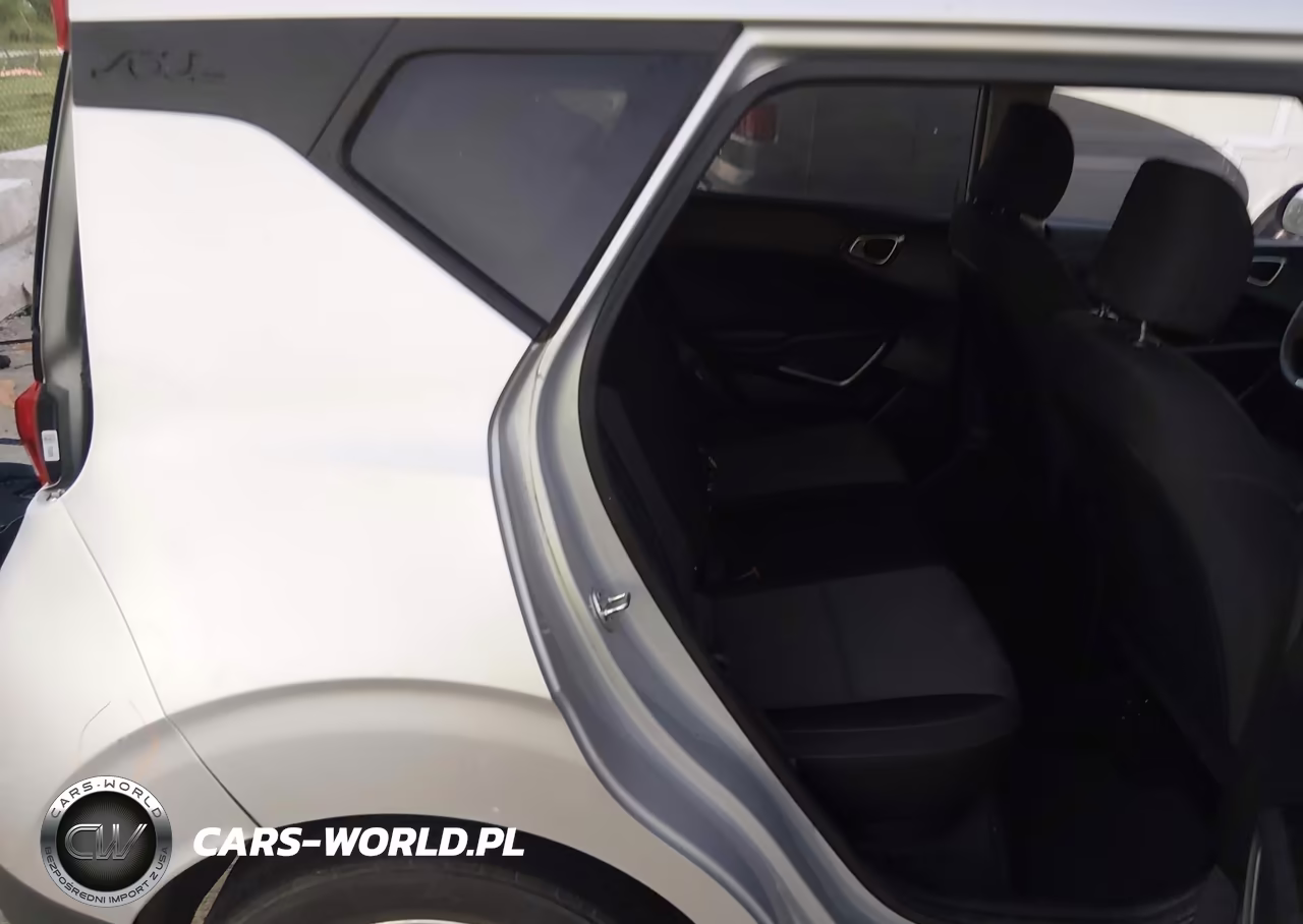 2021 Kia Soul S VIN:KNDJ23AU5M7770600 - 8