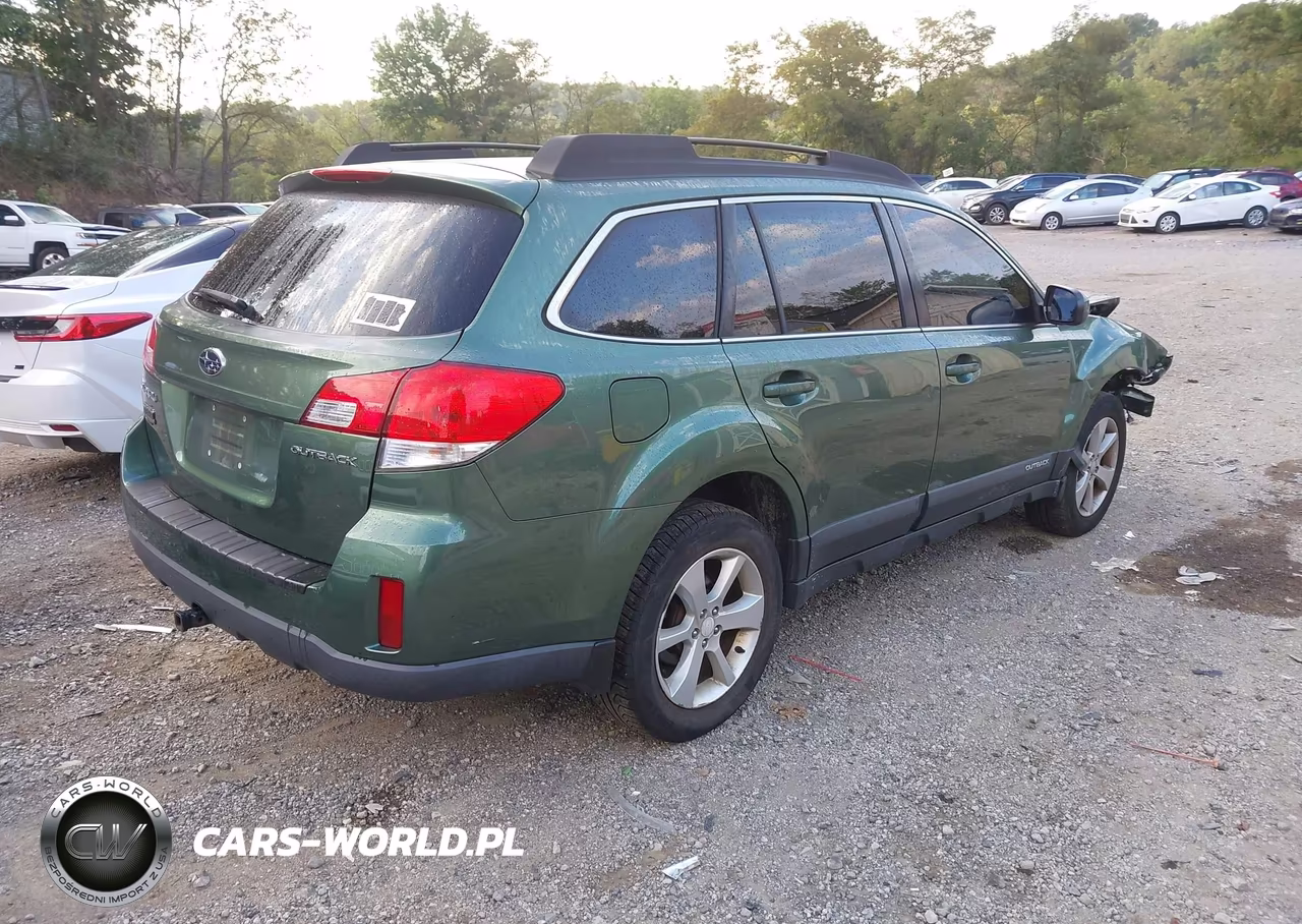 2013 Subaru Outback 2.5I Premium VIN:4S4BRCCC2D3275228 - 4