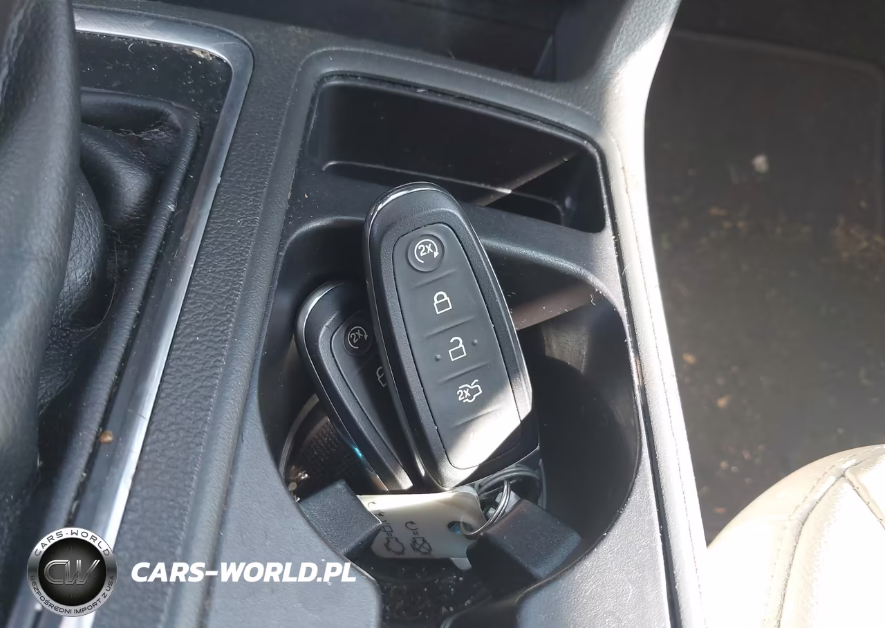 2017 Ford Escape Titanium VIN:1FMCU9JD8HUC06383 - 11