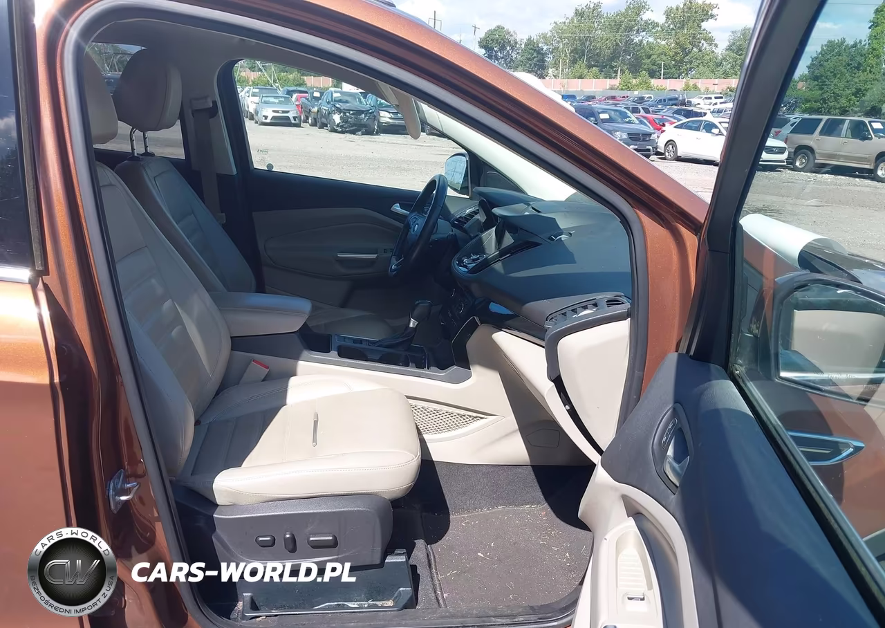 2017 Ford Escape Titanium VIN:1FMCU9JD8HUC06383 - 5