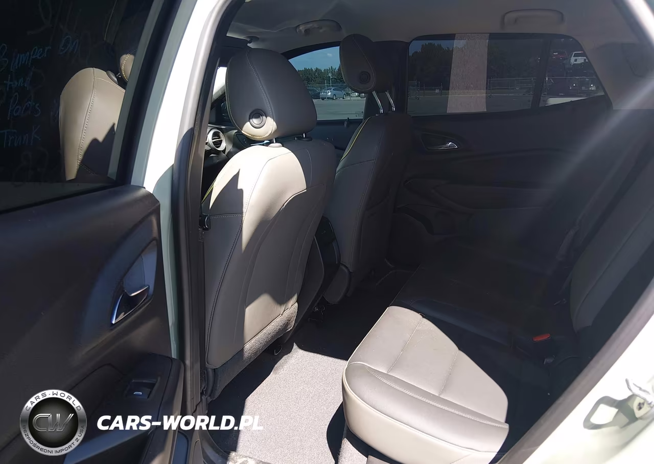 2025 Chevrolet Trax Fwd Activ VIN:KL77LKEP7SC110677 - 8