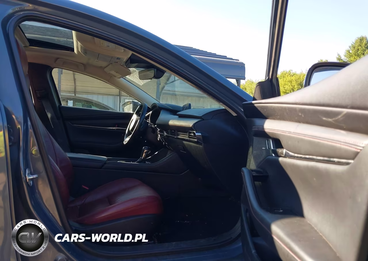 2022 Mazda Mazda3 Carbon Edition VIN:3MZBPACL9NM318605 - 5