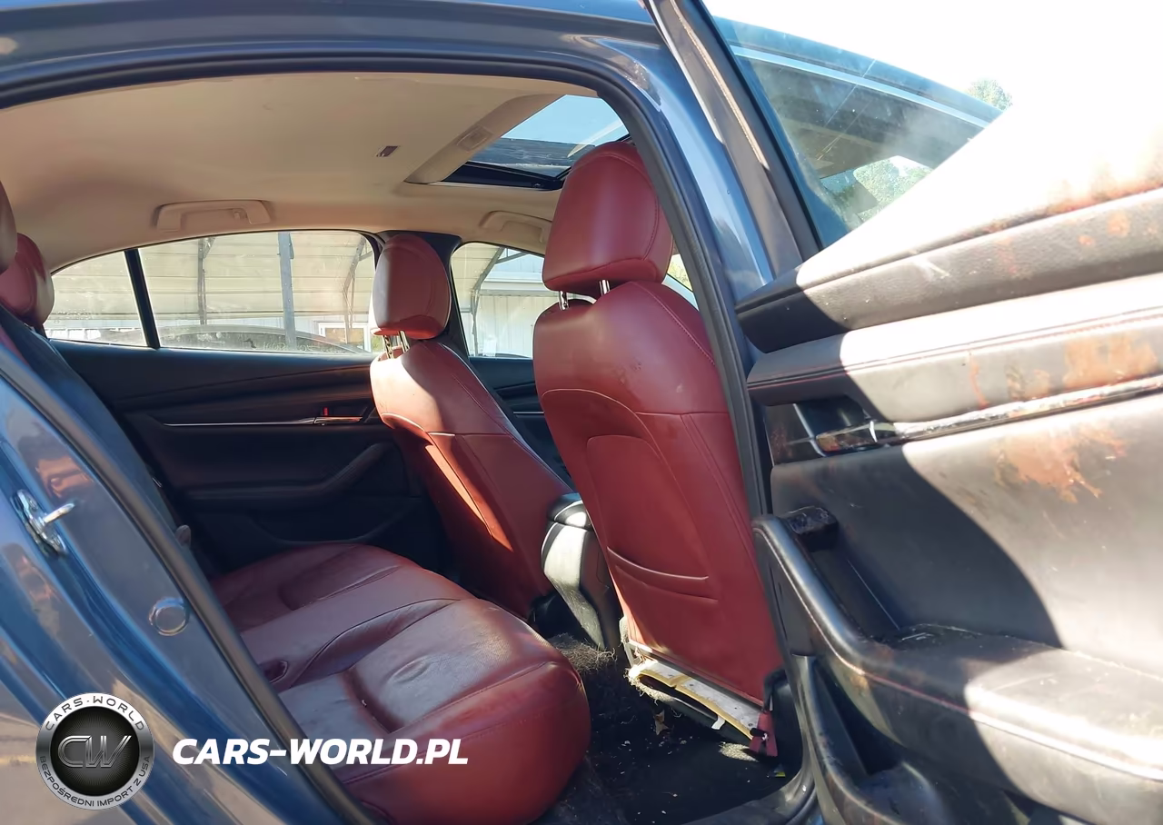 2022 Mazda Mazda3 Carbon Edition VIN:3MZBPACL9NM318605 - 8