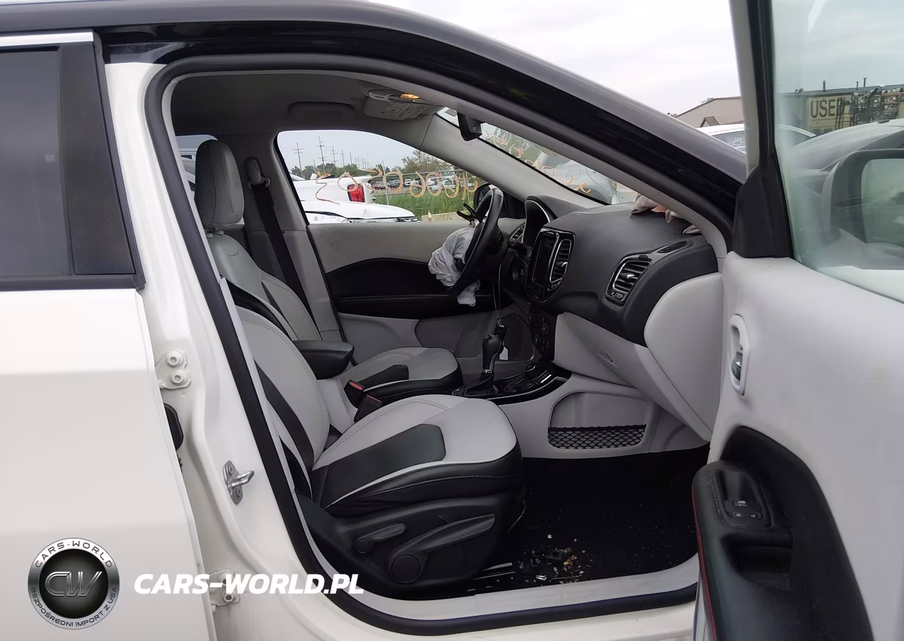 2019 Jeep Compass Limited 4X4 VIN:3C4NJDCB2KT653958 - 5