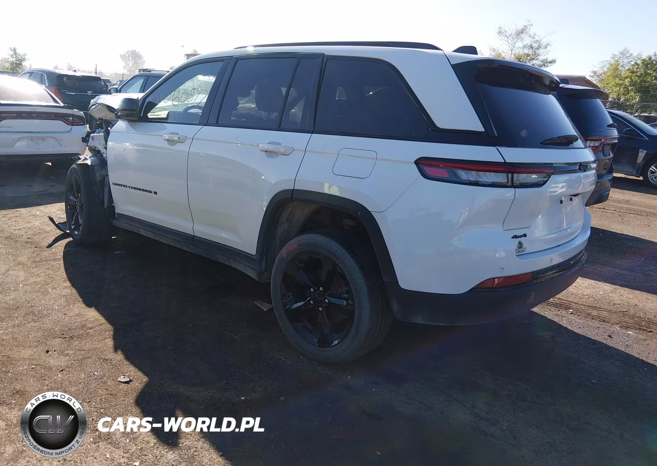 2024 Jeep Grand Cherokee Altitude X 4X4 VIN:1C4RJHAG3RC156298 - 3