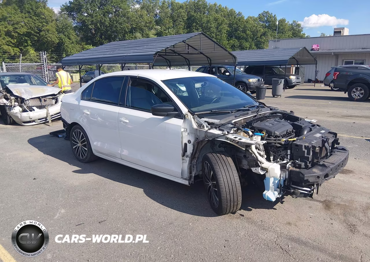 2015 Volkswagen Jetta 1.8T Sport – zdjęcie 1 z 11