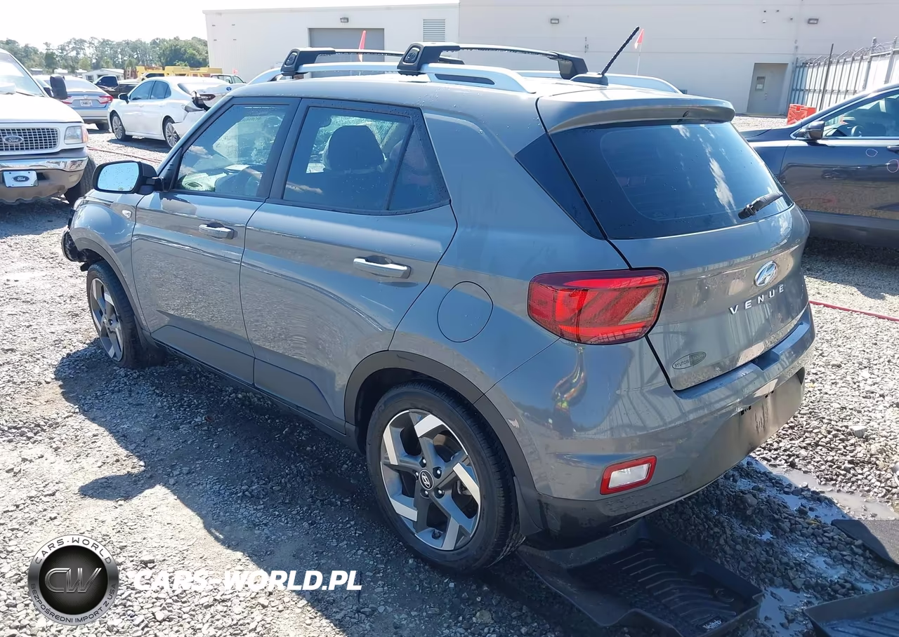 2023 Hyundai Venue Sel VIN:KMHRC8A31PU223829 - 3
