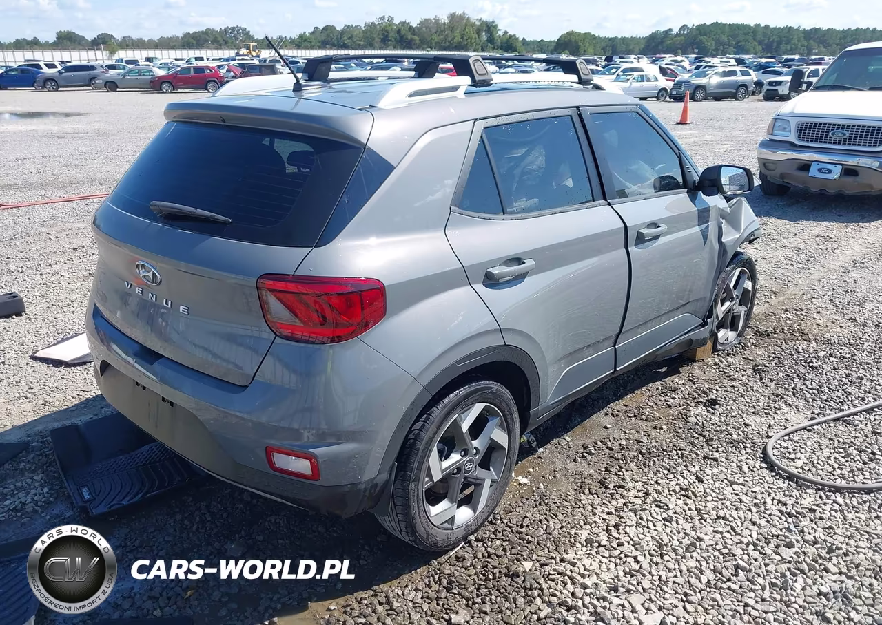 2023 Hyundai Venue Sel VIN:KMHRC8A31PU223829 - 4